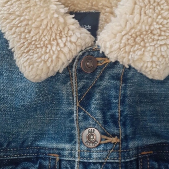 GAP  Sherpa Lined Denim Trucker Jacket Unisex - Picture 4 of 10
